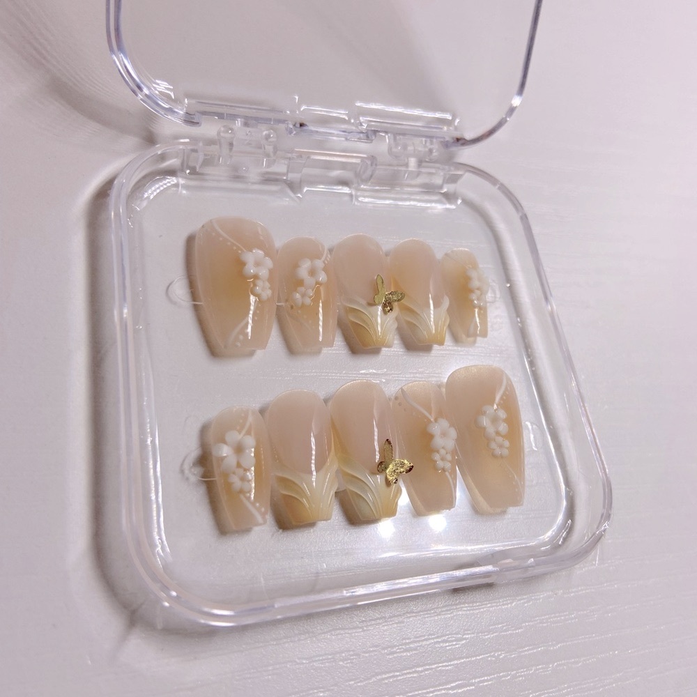C144 PRESS ON NAILS